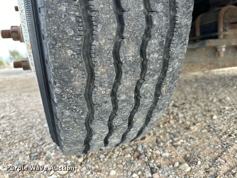 image for item DQ1524 2008 Chevrolet C5500  shuttle bus