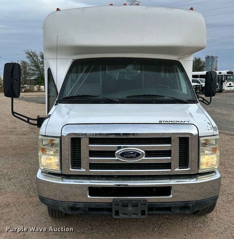 image for item DQ1525 2008 Ford E450 Super Duty  shuttle bus
