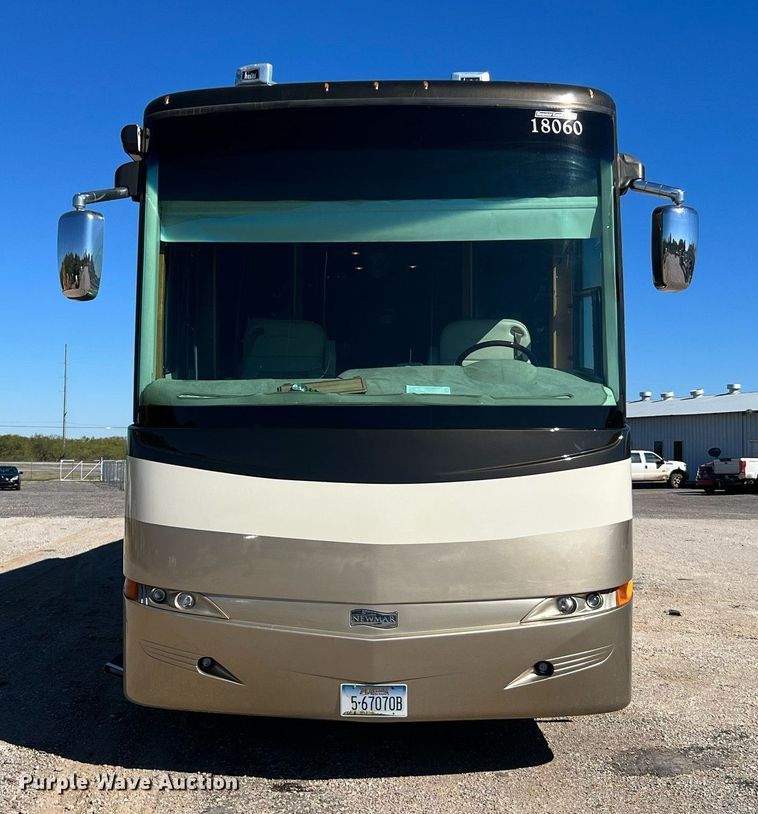 image for item DQ2261 2009 Newmar Mountain Aire  RV