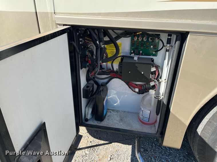 image for item DQ2261 2009 Newmar Mountain Aire  RV