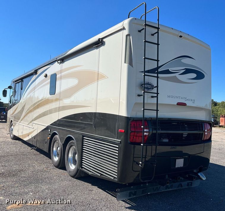 image for item DQ2261 2009 Newmar Mountain Aire  RV