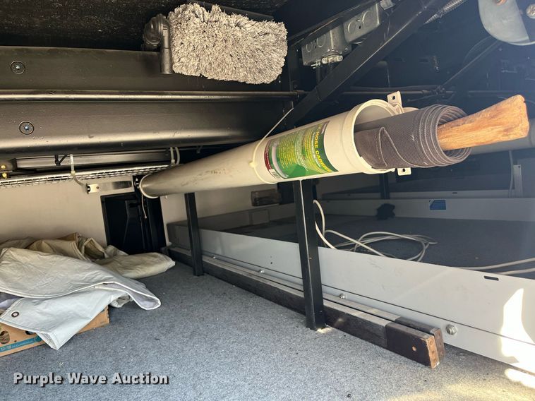 image for item DQ2261 2009 Newmar Mountain Aire  RV