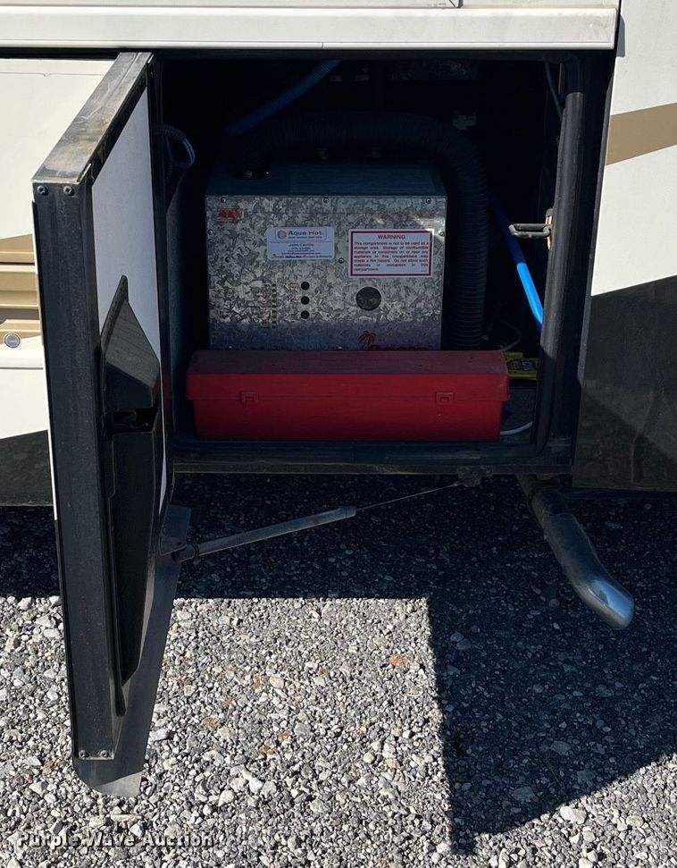 image for item DQ2261 2009 Newmar Mountain Aire  RV