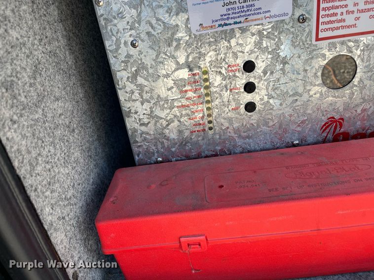 image for item DQ2261 2009 Newmar Mountain Aire  RV