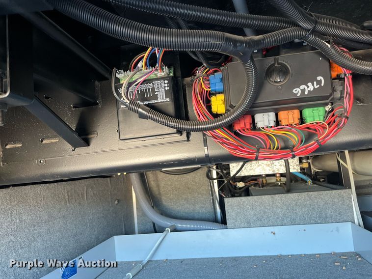 image for item DQ2261 2009 Newmar Mountain Aire  RV