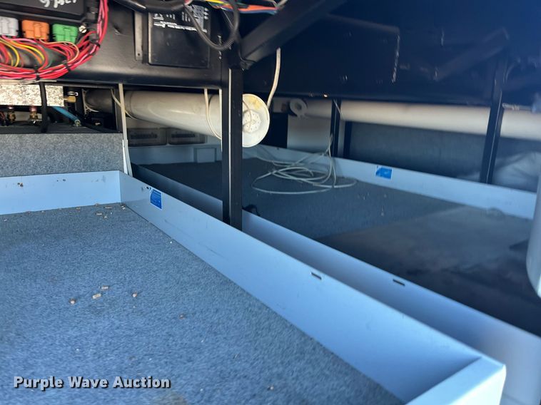 image for item DQ2261 2009 Newmar Mountain Aire  RV