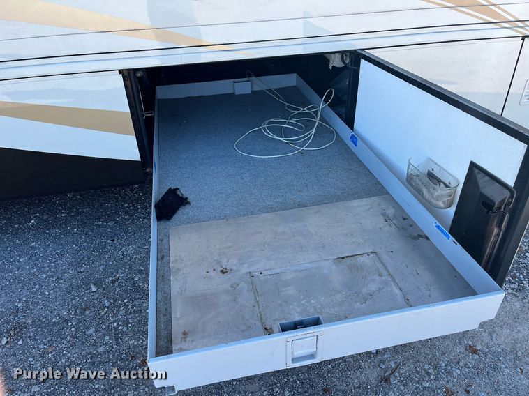 image for item DQ2261 2009 Newmar Mountain Aire  RV