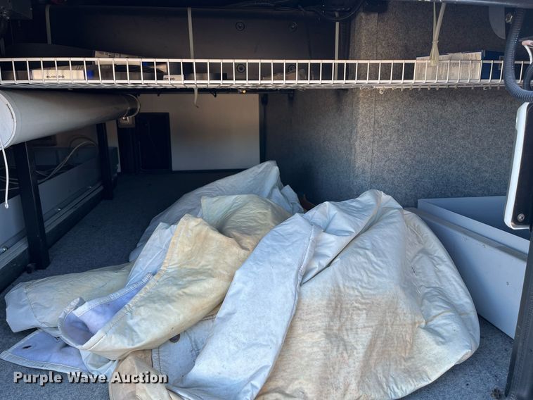 image for item DQ2261 2009 Newmar Mountain Aire  RV