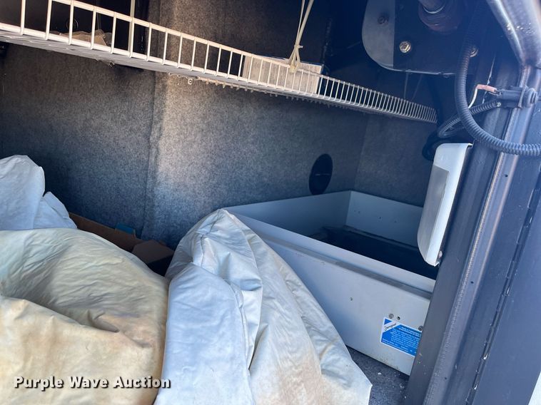 image for item DQ2261 2009 Newmar Mountain Aire  RV