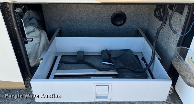 image for item DQ2261 2009 Newmar Mountain Aire  RV