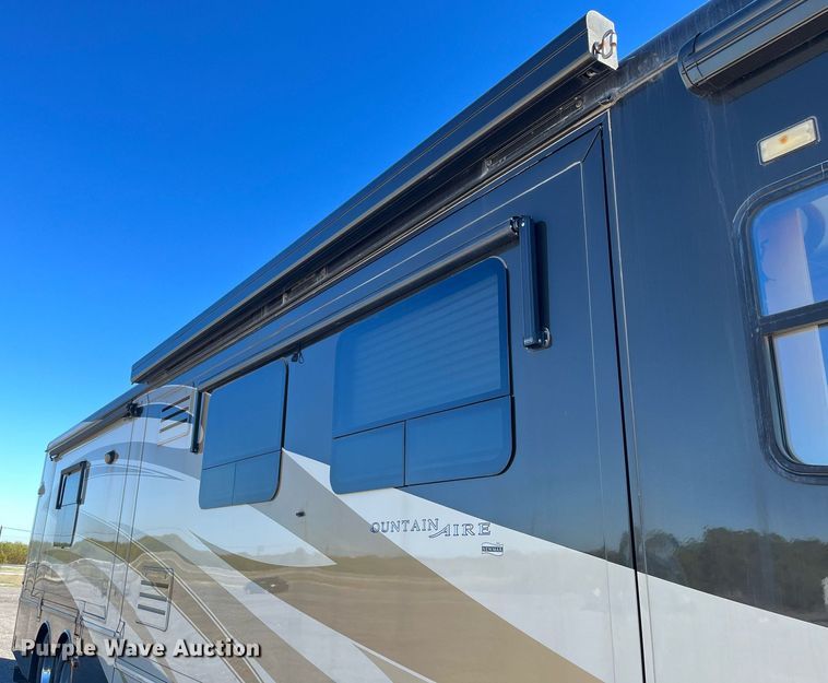 image for item DQ2261 2009 Newmar Mountain Aire  RV