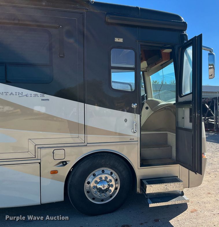 image for item DQ2261 2009 Newmar Mountain Aire  RV