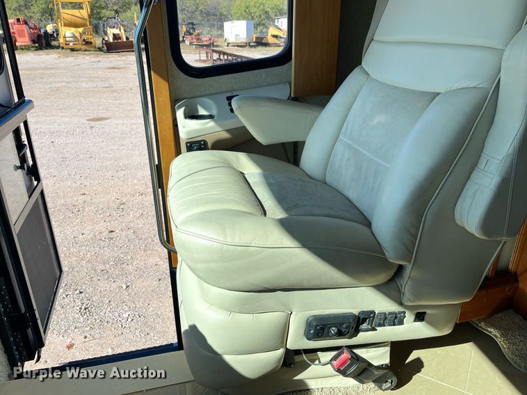 image for item DQ2261 2009 Newmar Mountain Aire  RV