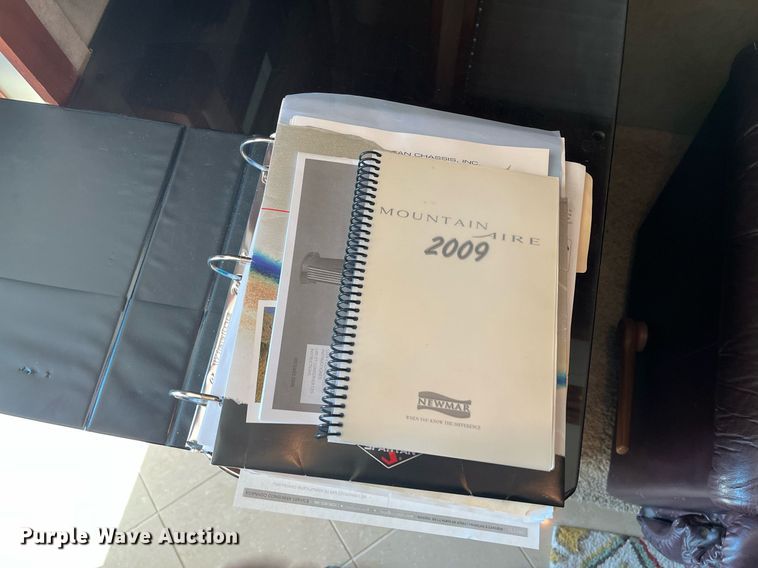 image for item DQ2261 2009 Newmar Mountain Aire  RV