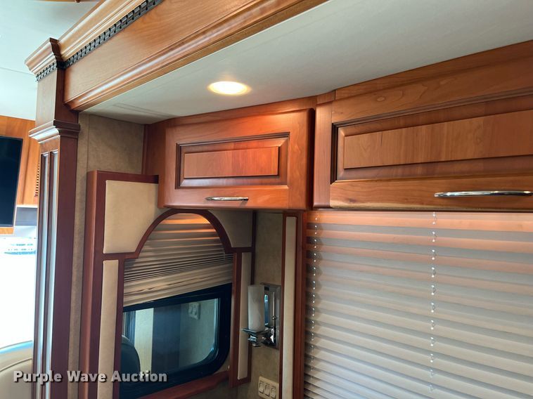 image for item DQ2261 2009 Newmar Mountain Aire  RV