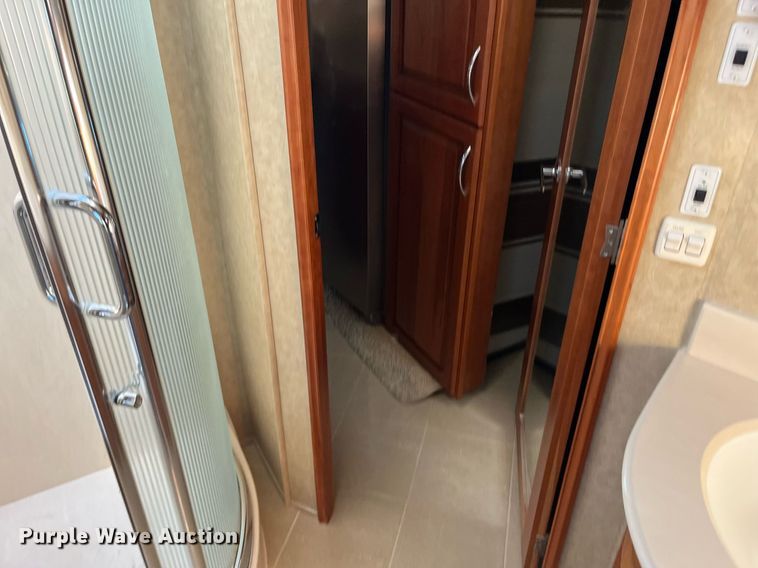 image for item DQ2261 2009 Newmar Mountain Aire  RV