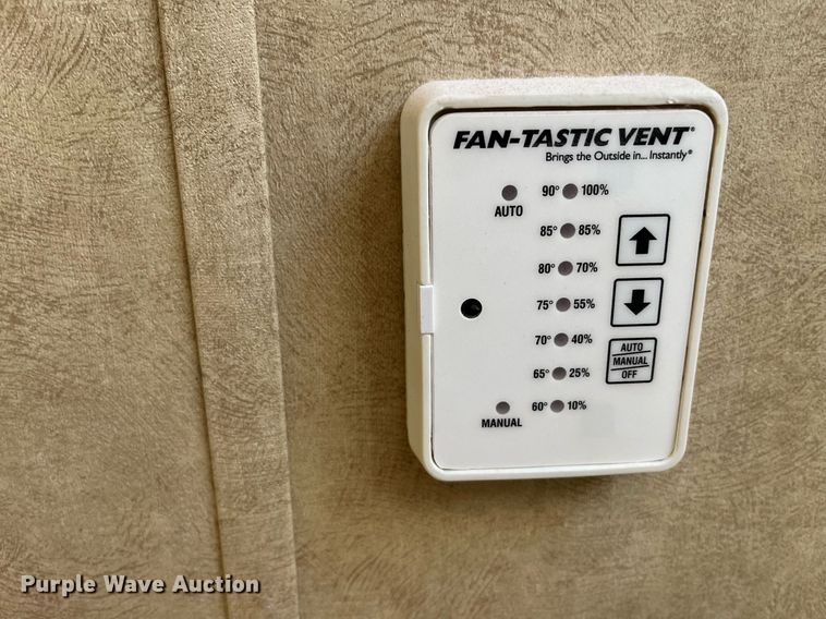 image for item DQ2261 2009 Newmar Mountain Aire  RV