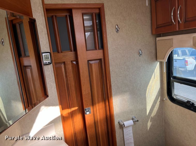 image for item DQ2261 2009 Newmar Mountain Aire  RV