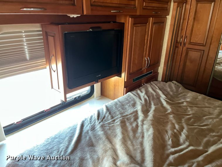 image for item DQ2261 2009 Newmar Mountain Aire  RV