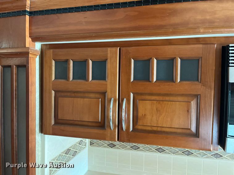 image for item DQ2261 2009 Newmar Mountain Aire  RV