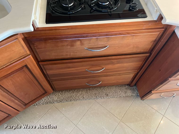 image for item DQ2261 2009 Newmar Mountain Aire  RV