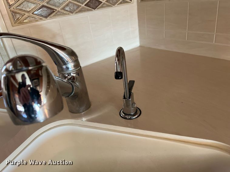 image for item DQ2261 2009 Newmar Mountain Aire  RV