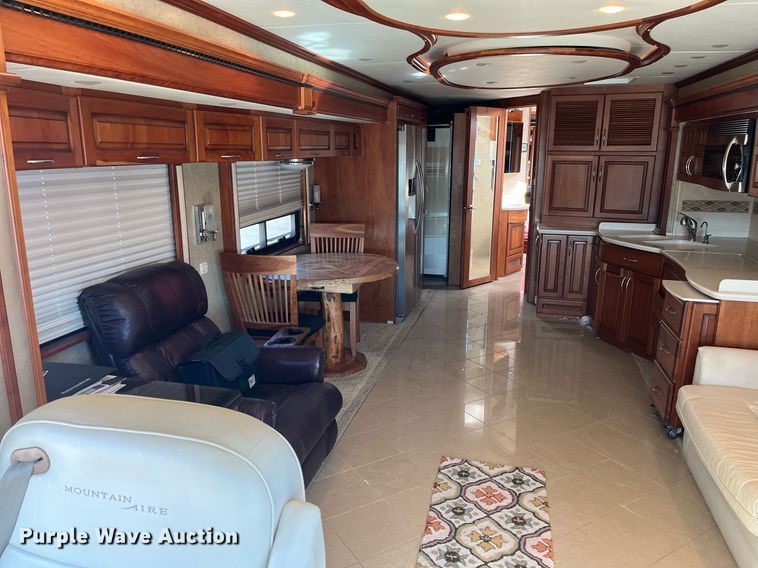 image for item DQ2261 2009 Newmar Mountain Aire  RV