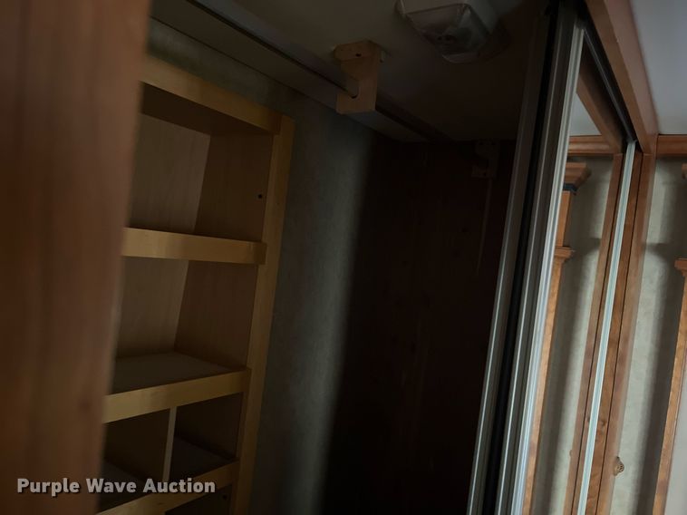 image for item DQ2261 2009 Newmar Mountain Aire  RV