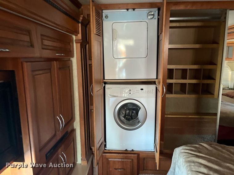 image for item DQ2261 2009 Newmar Mountain Aire  RV