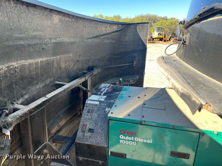 image for item DQ2261 2009 Newmar Mountain Aire  RV