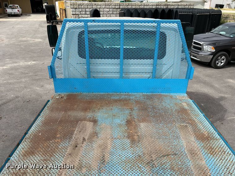 image for item DQ2299 2004 International 4300  flatbed truck