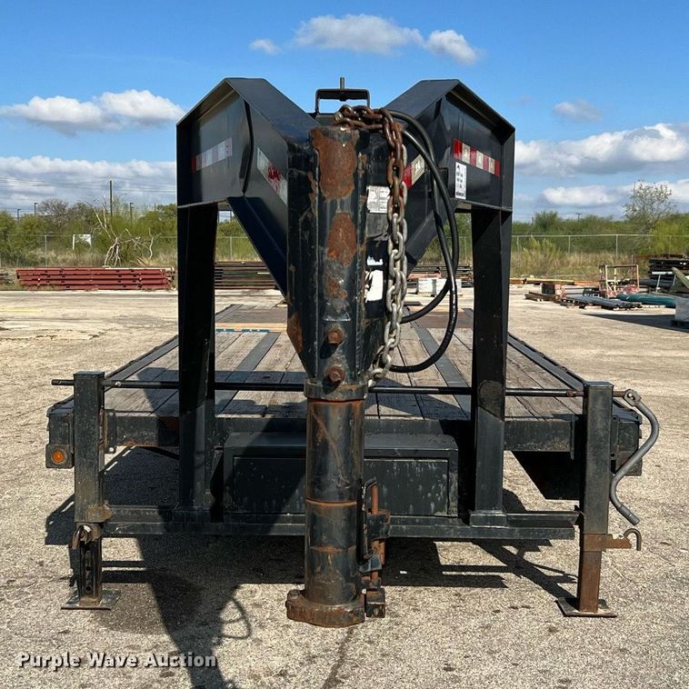 image for item DQ2300 2013 B-B Trailers  equipment trailer