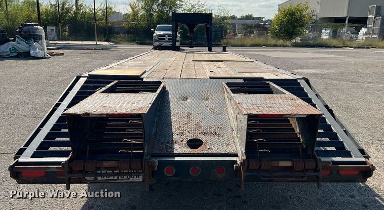 image for item DQ2300 2013 B-B Trailers  equipment trailer