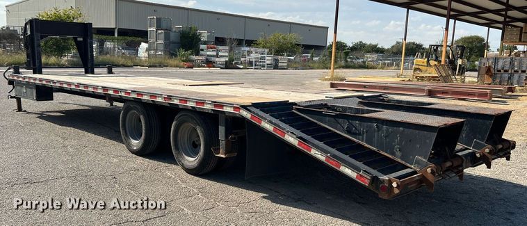 image for item DQ2300 2013 B-B Trailers  equipment trailer