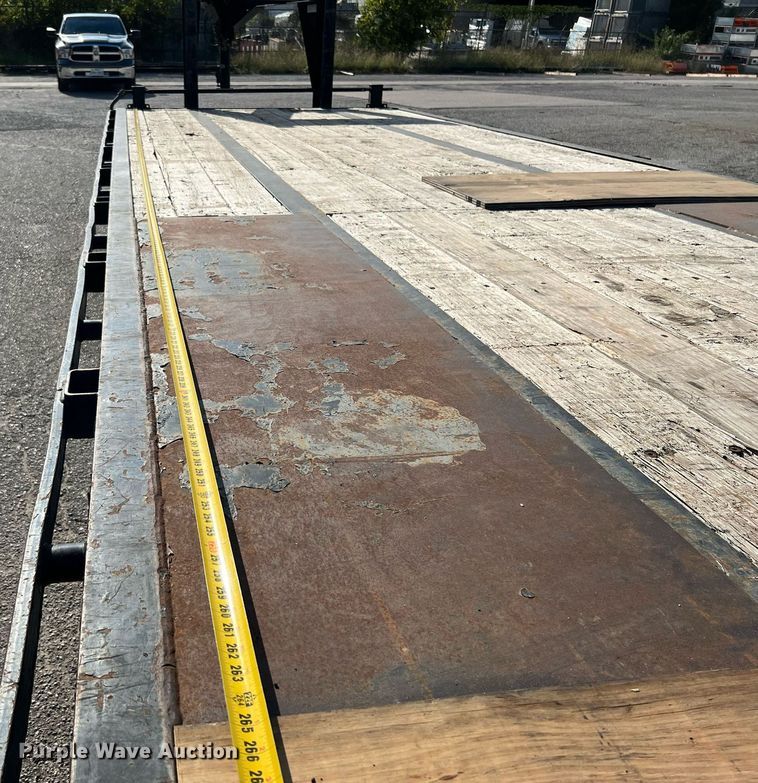 image for item DQ2300 2013 B-B Trailers  equipment trailer