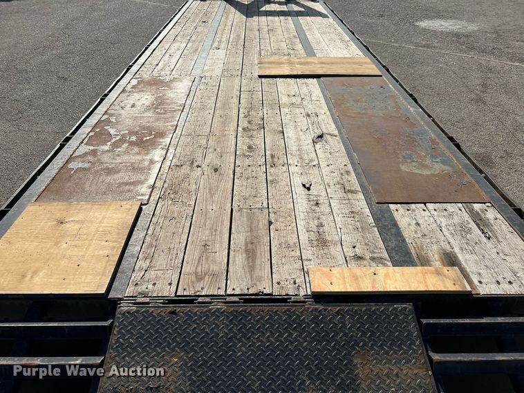 image for item DQ2300 2013 B-B Trailers  equipment trailer