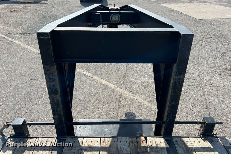 image for item DQ2300 2013 B-B Trailers  equipment trailer