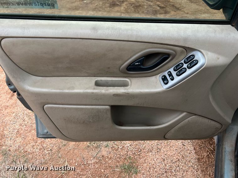 image for item DQ2305 2006 Ford Escape XLT  SUV