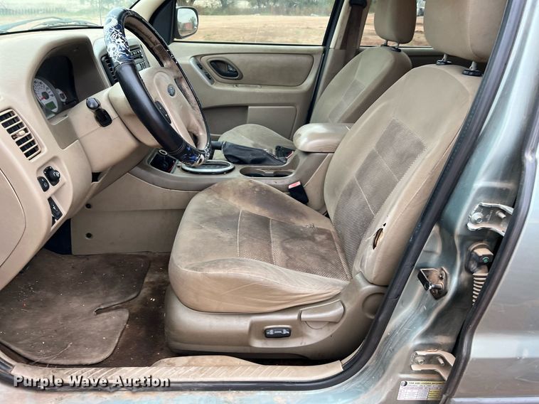 image for item DQ2305 2006 Ford Escape XLT  SUV