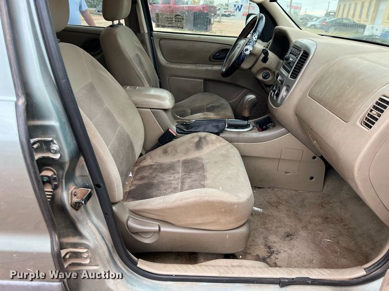 image for item DQ2305 2006 Ford Escape XLT  SUV