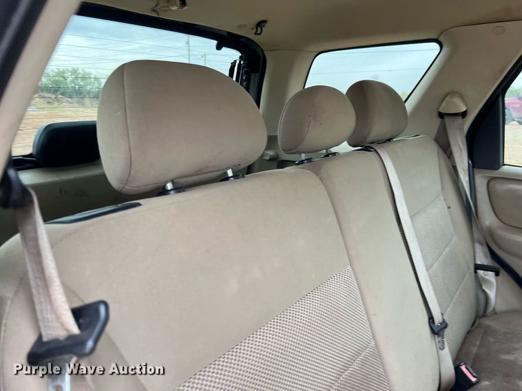 image for item DQ2305 2006 Ford Escape XLT  SUV