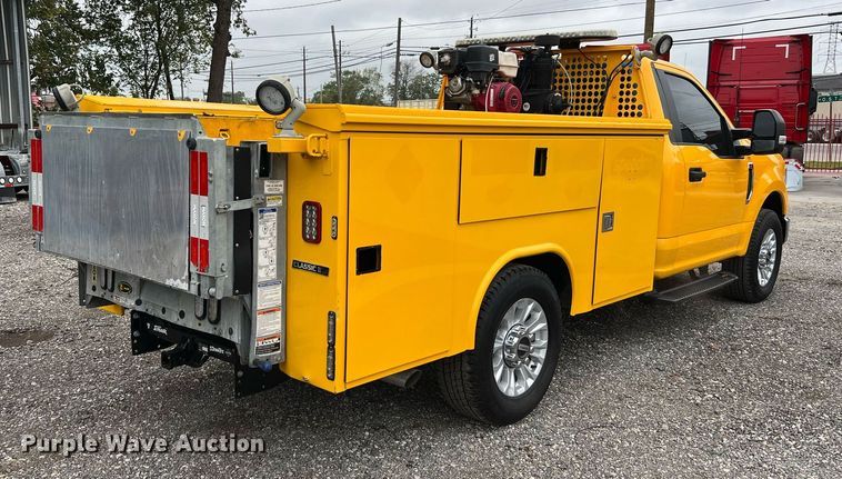 image for item DQ2308 2020 Ford F350 Super Duty  utility bed pickup