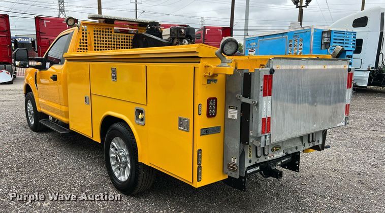 image for item DQ2308 2020 Ford F350 Super Duty  utility bed pickup