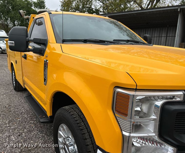 image for item DQ2308 2020 Ford F350 Super Duty  utility bed pickup