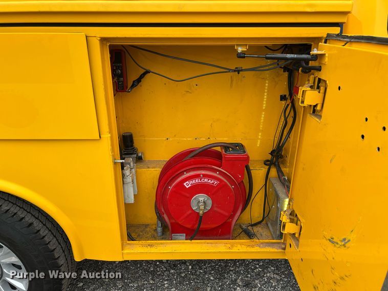 image for item DQ2308 2020 Ford F350 Super Duty  utility bed pickup