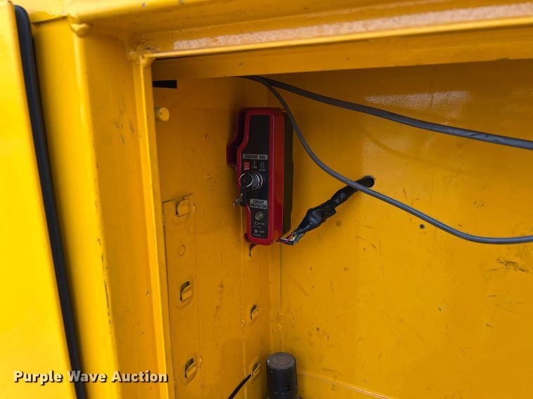 image for item DQ2308 2020 Ford F350 Super Duty  utility bed pickup