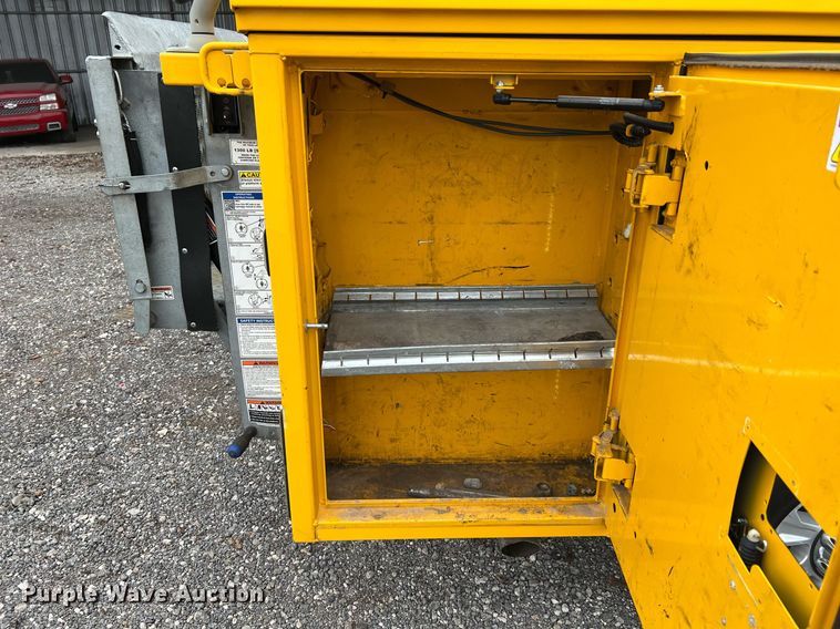 image for item DQ2308 2020 Ford F350 Super Duty  utility bed pickup