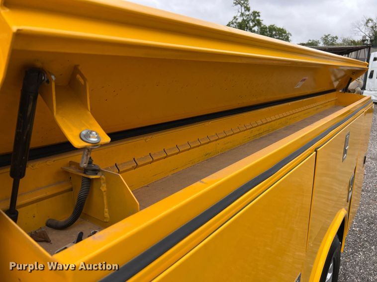 image for item DQ2308 2020 Ford F350 Super Duty  utility bed pickup