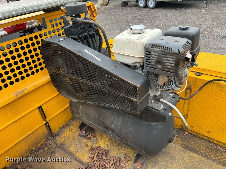 image for item DQ2308 2020 Ford F350 Super Duty  utility bed pickup