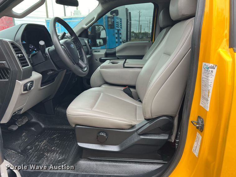 image for item DQ2308 2020 Ford F350 Super Duty  utility bed pickup